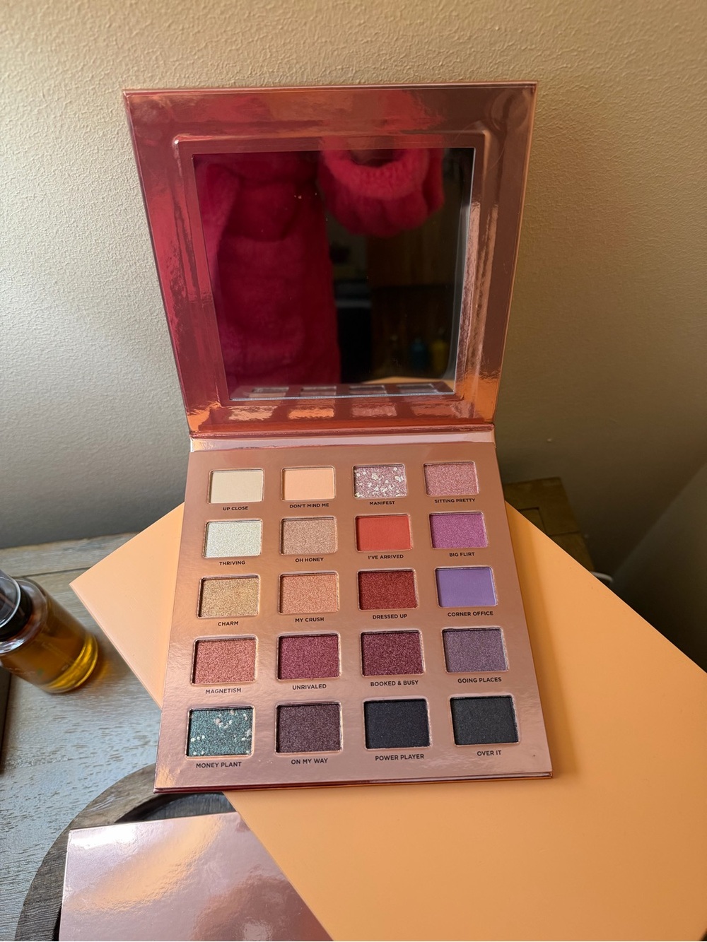 ICONIC London Desk To Dance Eyeshadow Palette - Picture 2 of 3